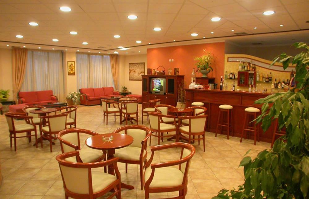 阿尔吉奥尼斯酒酒店 扎哈罗 外观 照片